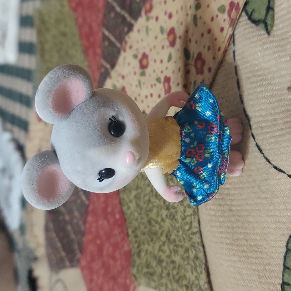 ❤️ Honey Bee Acres Cheddar Mouse Family's Mom - Bree - Figure